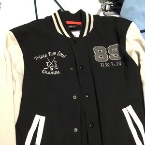 Jacket, mens medium, sports. Brooklyn.